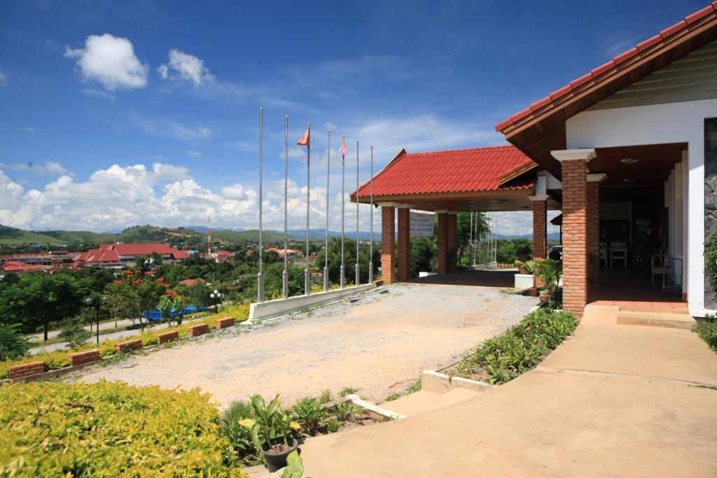 Vansana Plain Of Jars Hotel Muang Phônsavan Extérieur photo