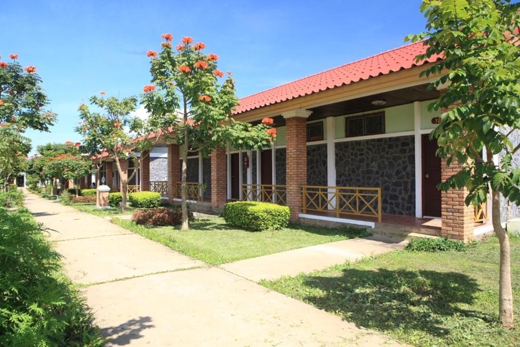 Vansana Plain Of Jars Hotel Muang Phônsavan Extérieur photo