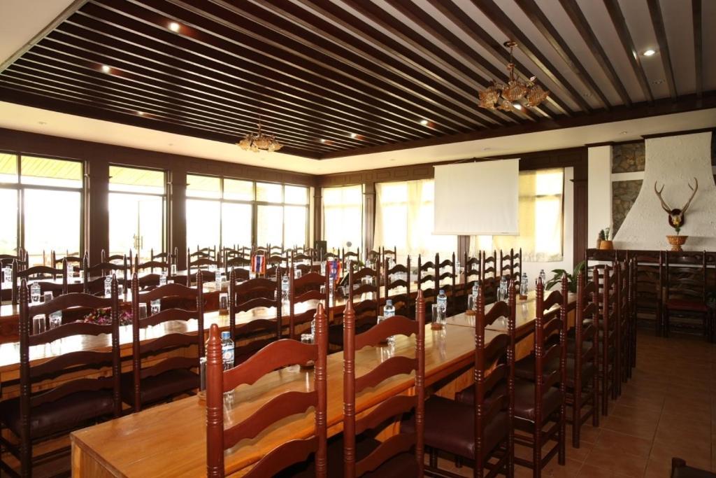Vansana Plain Of Jars Hotel Muang Phônsavan Extérieur photo