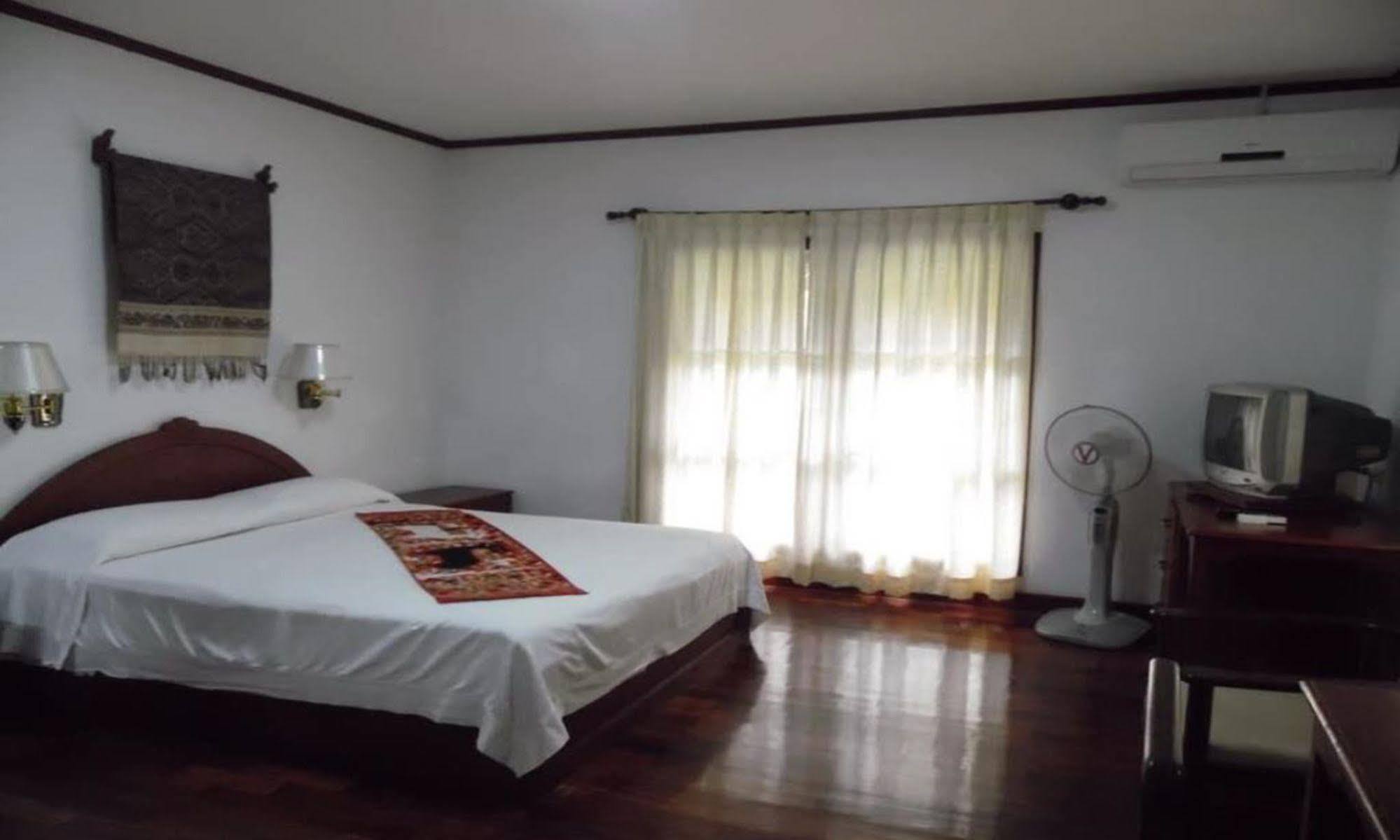 Vansana Plain Of Jars Hotel Muang Phônsavan Extérieur photo