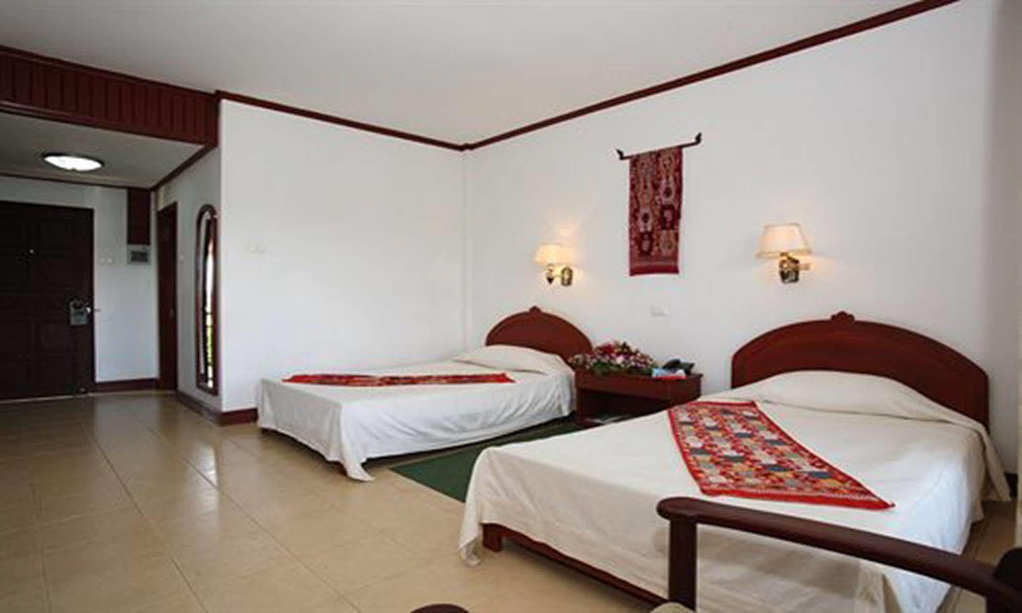Vansana Plain Of Jars Hotel Muang Phônsavan Extérieur photo
