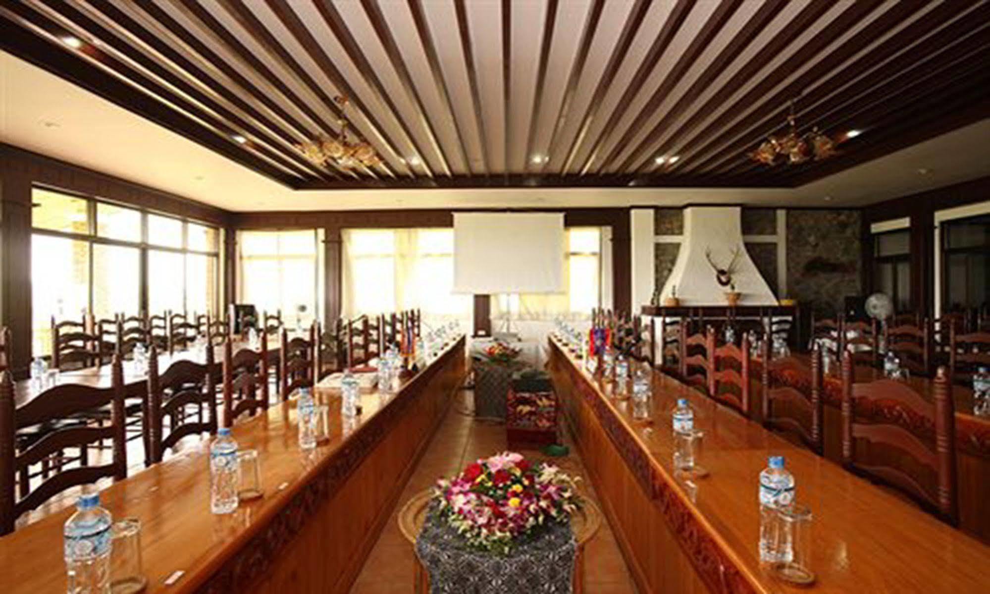 Vansana Plain Of Jars Hotel Muang Phônsavan Extérieur photo