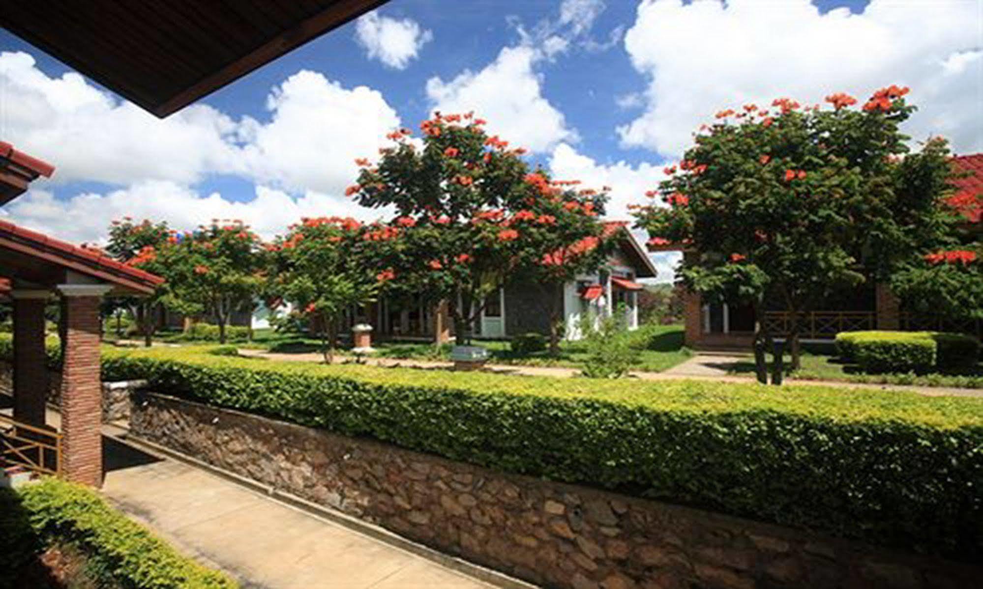 Vansana Plain Of Jars Hotel Muang Phônsavan Extérieur photo