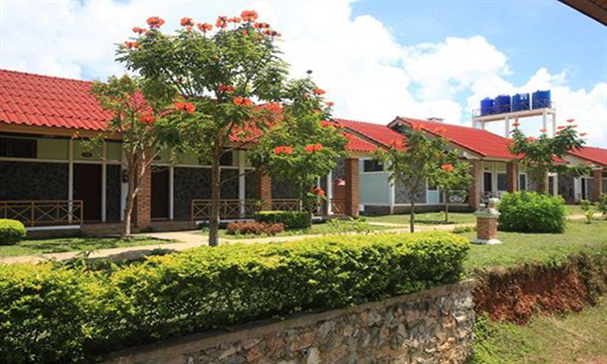 Vansana Plain Of Jars Hotel Muang Phônsavan Extérieur photo