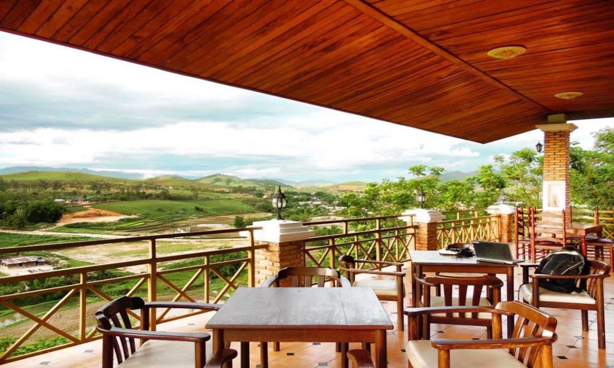 Vansana Plain Of Jars Hotel Muang Phônsavan Extérieur photo
